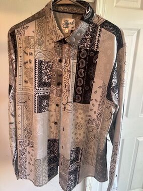 fresh Men’s Black & White Patchwork Bandana Print Button-Up Shirt